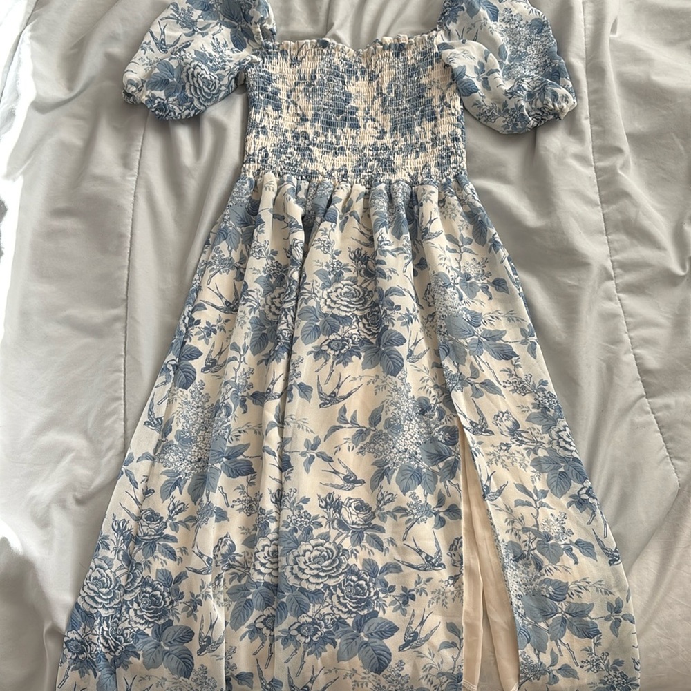 Midi blue floral dress